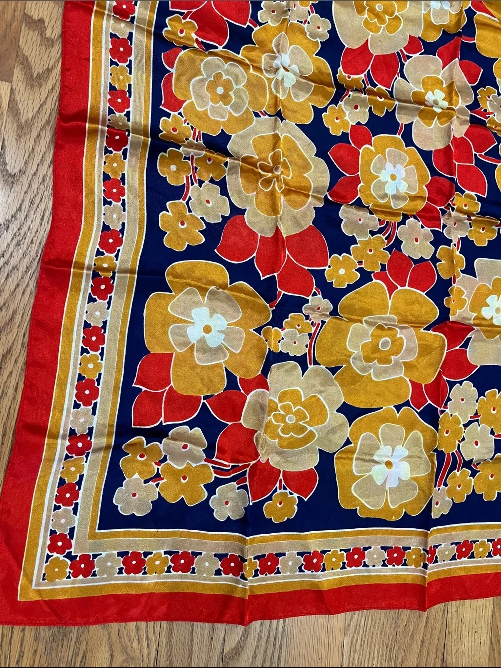 Vtg Retro Floral Flower Print Italian Acetate Scarf  30.25”x30” Bold Color ITALY